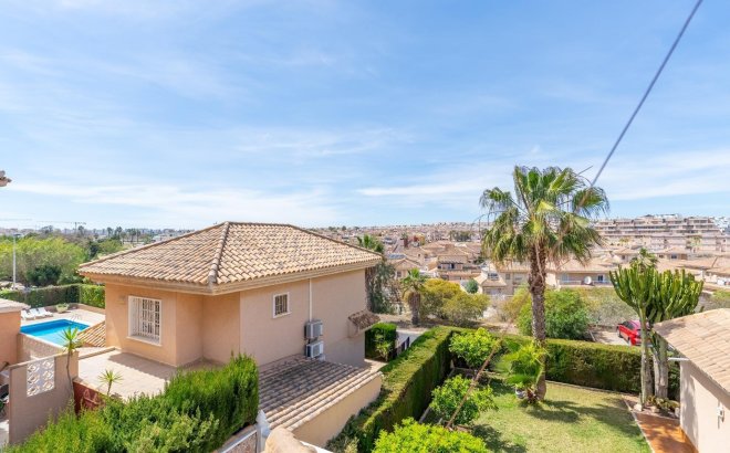 Resale - Villa -
Torrevieja - Los Balcones - Los Altos del Edén