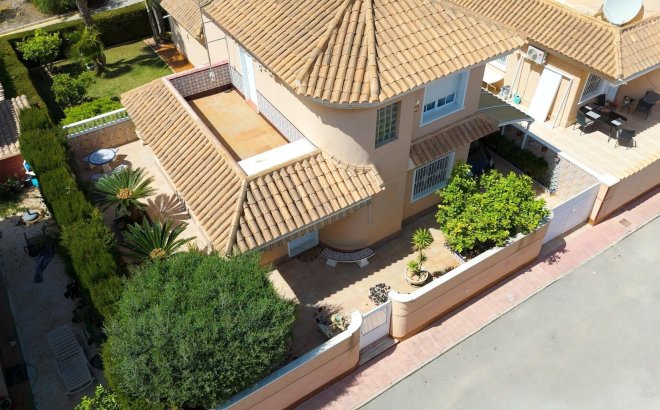 Resale - Villa -
Torrevieja - Los Balcones - Los Altos del Edén