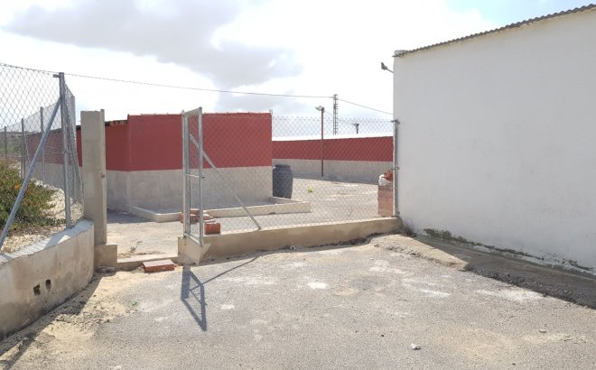 Herverkoop - Finca -
Los Montesinos