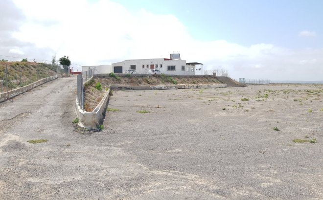 Herverkoop - Finca -
Los Montesinos