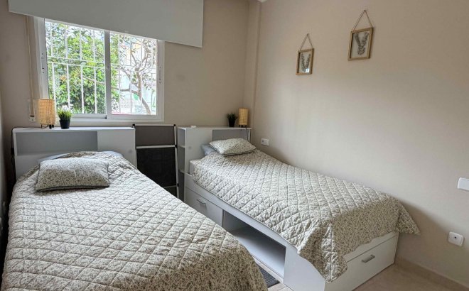 Resale - Bungalow -
Orihuela Costa - Costa Blanca