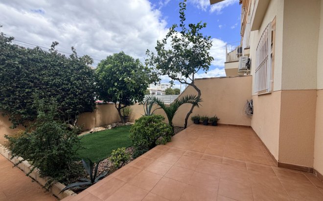 Resale - Bungalow -
Orihuela Costa - Costa Blanca