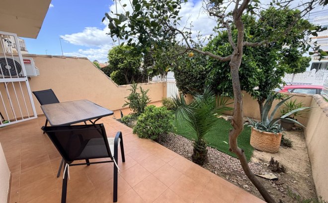 Resale - Bungalow -
Orihuela Costa - Costa Blanca