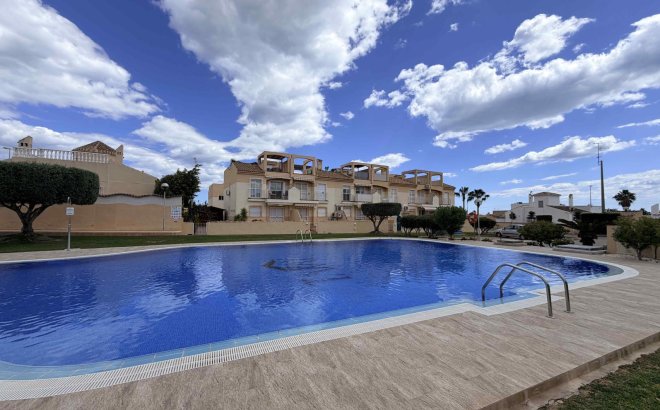 Resale - Bungalow -
Orihuela Costa - Costa Blanca