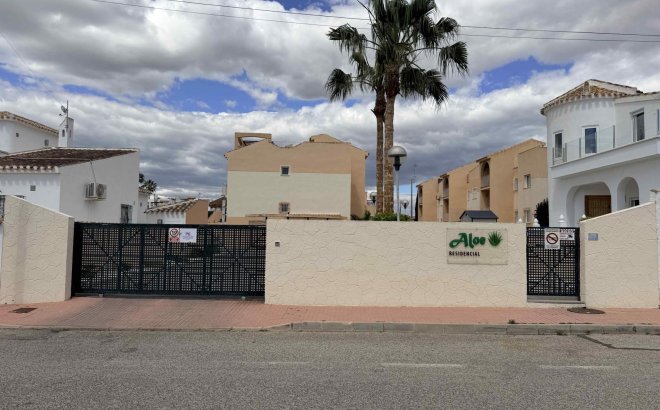 Resale - Bungalow -
Orihuela Costa - Costa Blanca