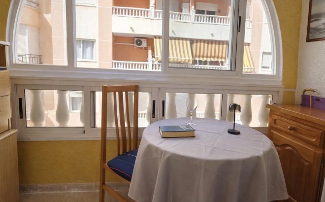 Resale - Apartment -
Torrevieja - Habaneras