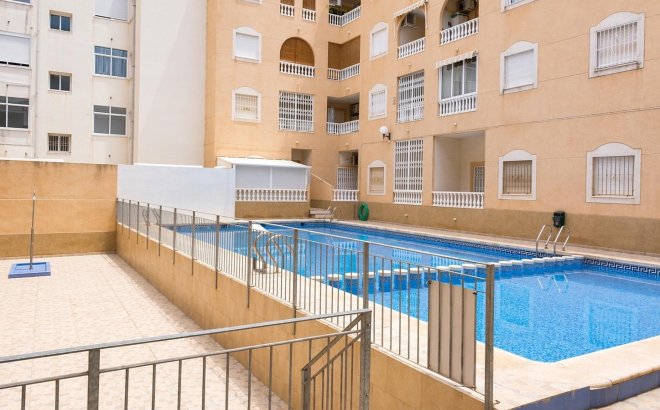 Resale - Apartment -
Torrevieja - Habaneras