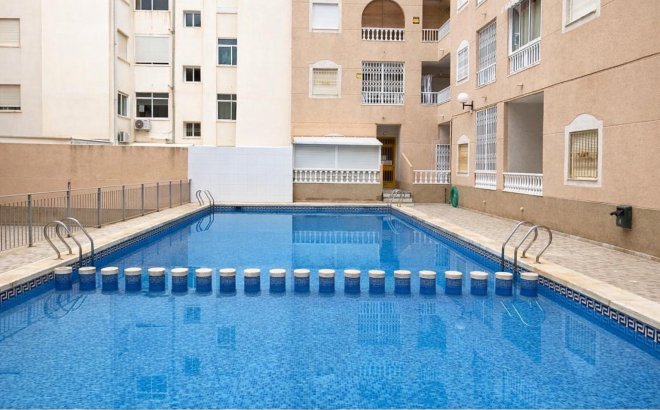 Resale - Apartment -
Torrevieja - Habaneras