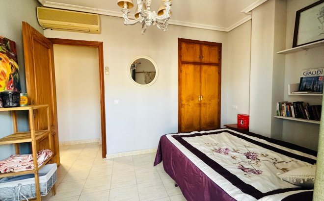 Resale - Apartment -
Torrevieja - Costa Blanca