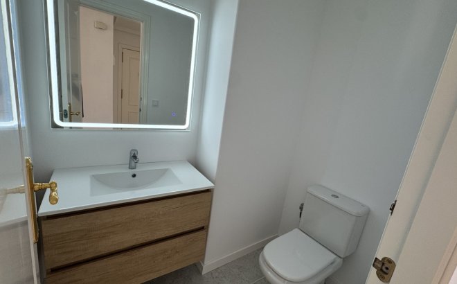 Resale - Apartment -
Lomas De Campoamor - Costa Blanca