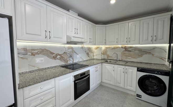 Resale - Apartment -
Lomas De Campoamor - Costa Blanca