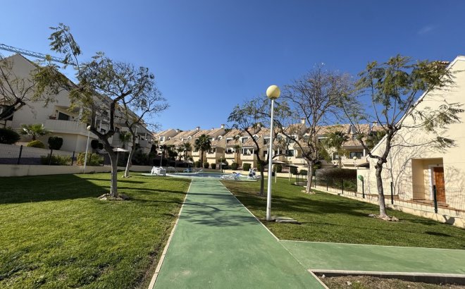 Resale - Apartment -
Lomas De Campoamor - Costa Blanca