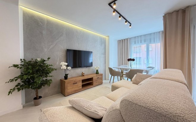 Resale - Apartment -
Torrevieja - Playa del Cura