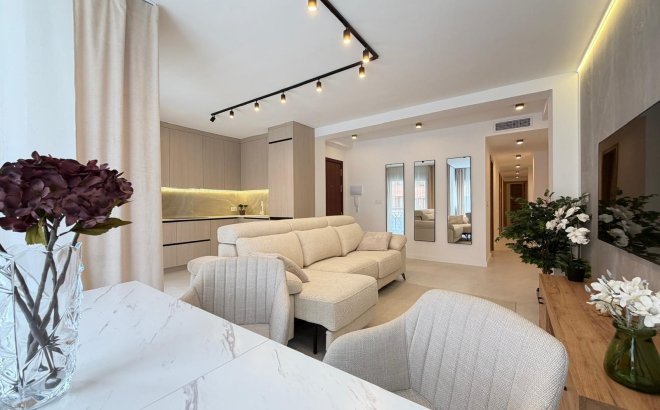 Resale - Apartment -
Torrevieja - Playa del Cura