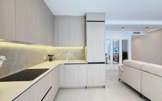 Resale - Apartment -
Torrevieja - Playa del Cura