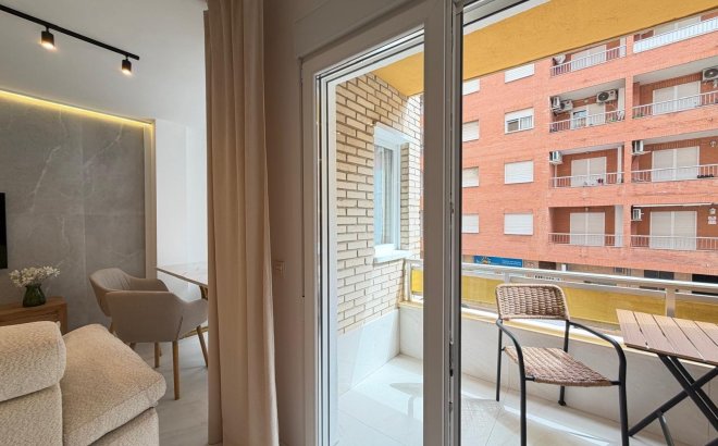 Resale - Apartment -
Torrevieja - Playa del Cura