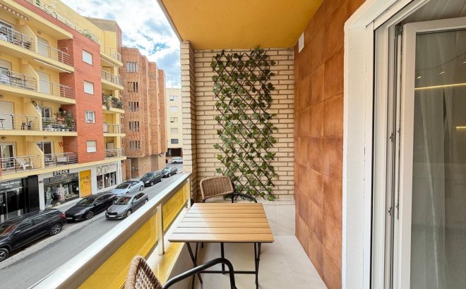 Resale - Apartment -
Torrevieja - Playa del Cura