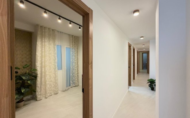 Resale - Apartment -
Torrevieja - Playa del Cura