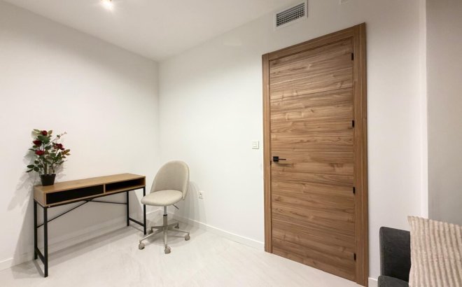 Resale - Apartment -
Torrevieja - Playa del Cura