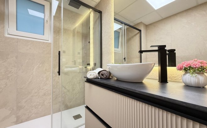 Resale - Apartment -
Torrevieja - Playa del Cura