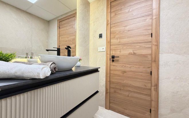 Resale - Apartment -
Torrevieja - Playa del Cura