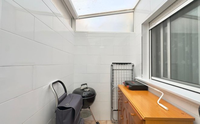 Resale - Bungalow -
Torrevieja - Centro