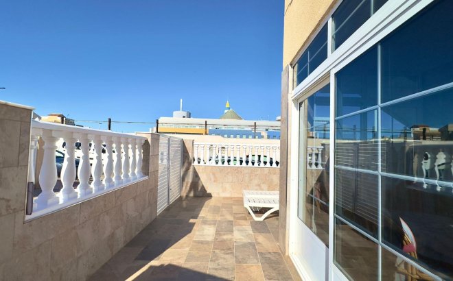 Resale - Bungalow -
Torrevieja - Centro