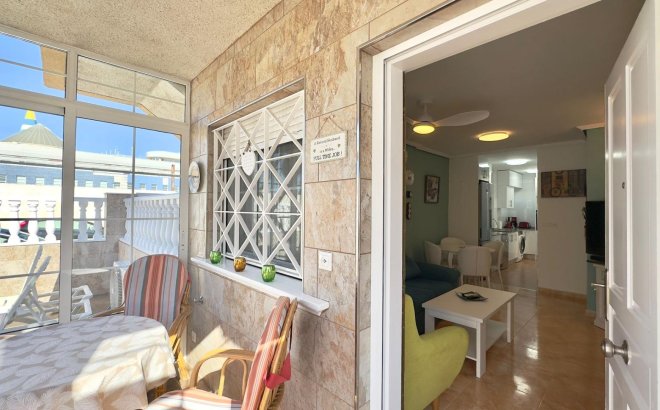 Resale - Bungalow -
Torrevieja - Centro