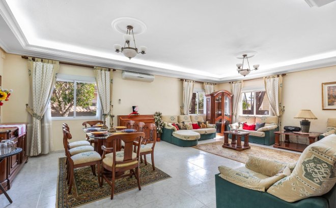 Resale - Villa -
Rojales - Pueblo Bravo