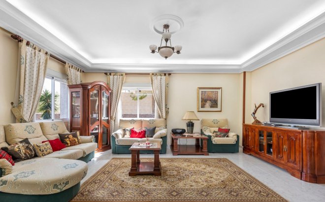 Resale - Villa -
Rojales - Pueblo Bravo