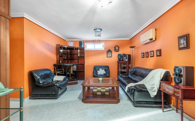 Resale - Villa -
Rojales - Pueblo Bravo