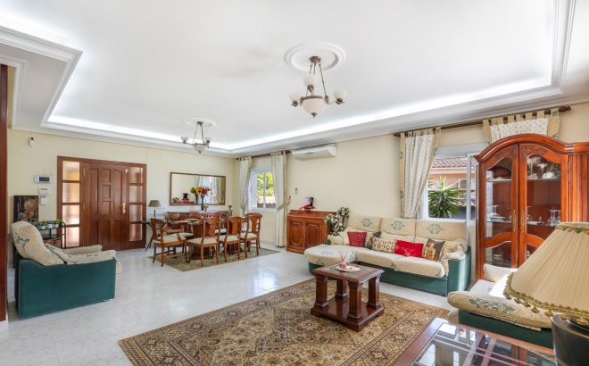 Resale - Villa -
Rojales - Pueblo Bravo