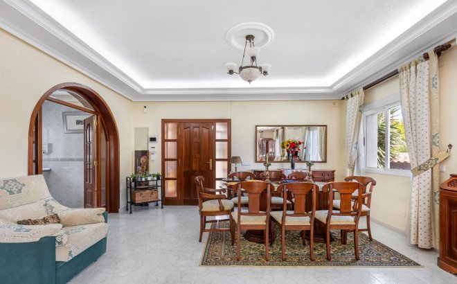 Resale - Villa -
Rojales - Pueblo Bravo