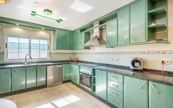 Resale - Villa -
Torrevieja - El Chaparral