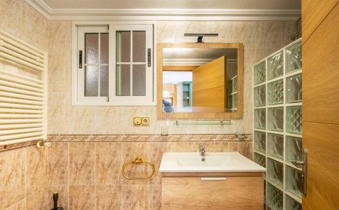 Resale - Villa -
Torrevieja - El Chaparral