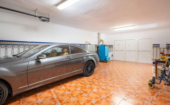 Resale - Villa -
Torrevieja - El Chaparral