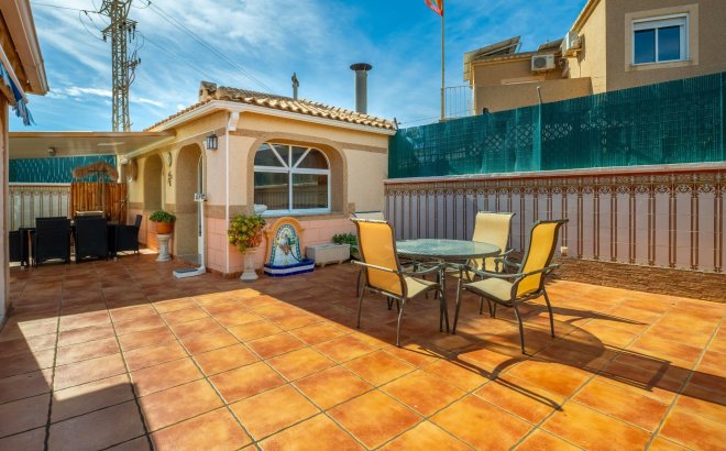 Resale - Villa -
Torrevieja - El Chaparral
