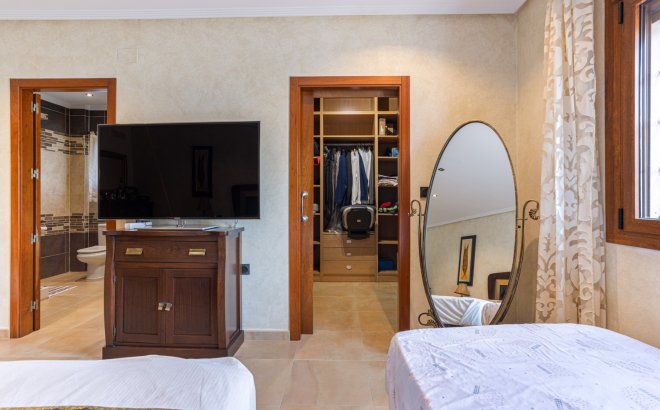 Resale - Villa -
Los Montesinos - Costa Blanca