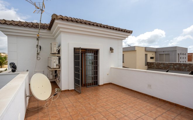 Resale - Villa -
Los Montesinos - Costa Blanca