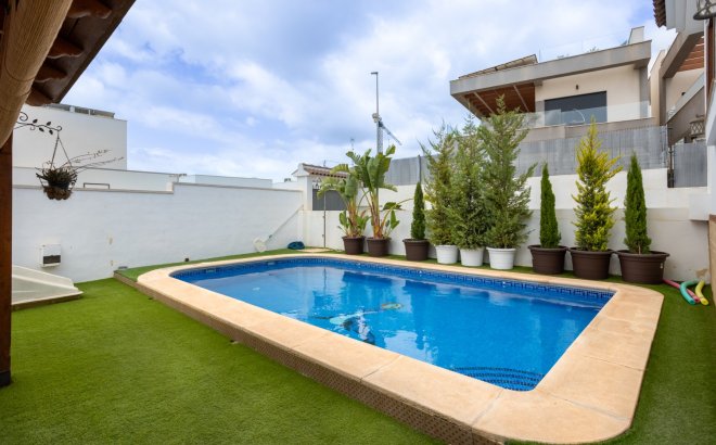 Resale - Villa -
Los Montesinos - Costa Blanca