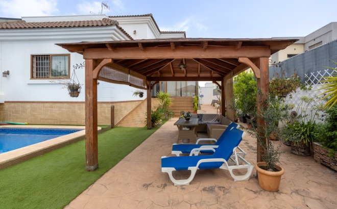 Resale - Villa -
Los Montesinos - Costa Blanca