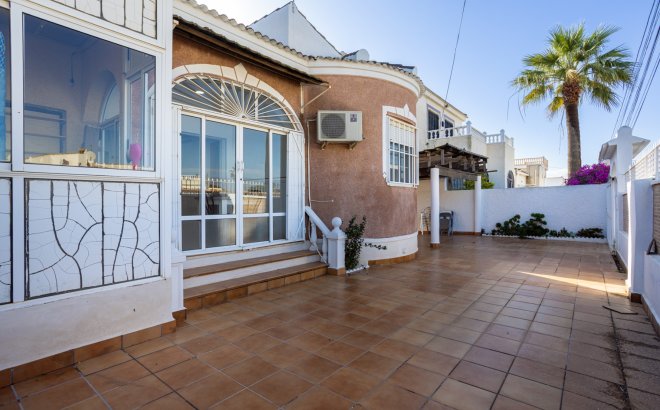 Resale - Villa -
Torrevieja - Costa Blanca