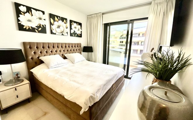 Resale - Apartment -
Playa Flamenca - Costa Blanca