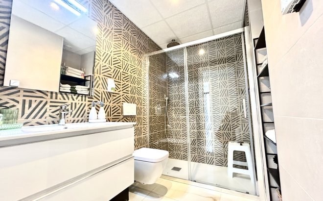 Resale - Apartment -
Playa Flamenca - Costa Blanca