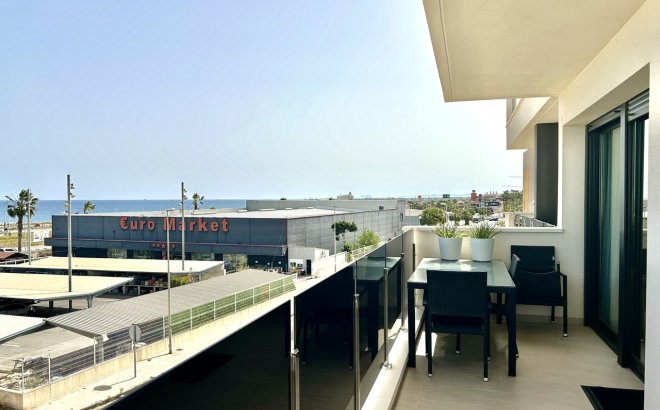 Resale - Apartment -
Playa Flamenca - Costa Blanca