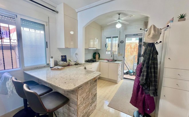 Resale - Villa -
Orihuela Costa - Los Almendros-la Florida