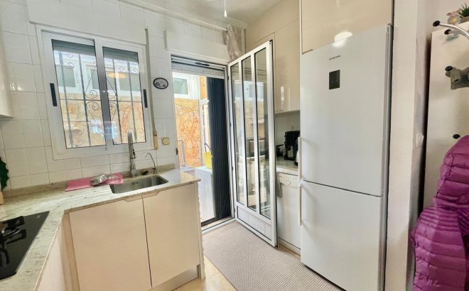 Resale - Villa -
Orihuela Costa - Los Almendros-la Florida