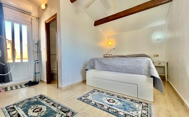 Resale - Villa -
Orihuela Costa - Los Almendros-la Florida