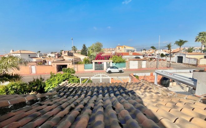 Resale - Villa -
Orihuela Costa - Los Almendros-la Florida