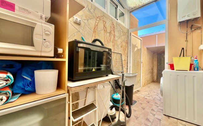 Resale - Villa -
Orihuela Costa - Los Almendros-la Florida